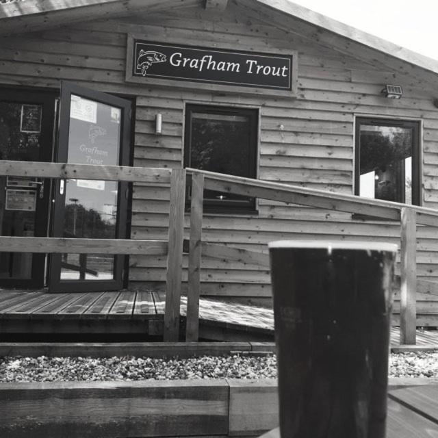 Grafham Water Lodge Екстер'єр фото